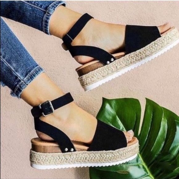 !! NEW !! Platform Espadrille Sandals in Black - Picture 8 of 9